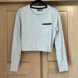 Women’s medium Athleta crop sweater top